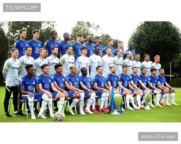 特写：错失绝佳机会后，布伦特福德前锋托尼的赛后加练